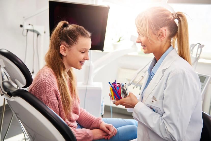 Braces Vs Veneers : Which One to Pick? 