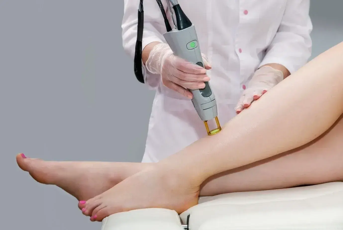 Full Leg Waxing at best price in Delhi